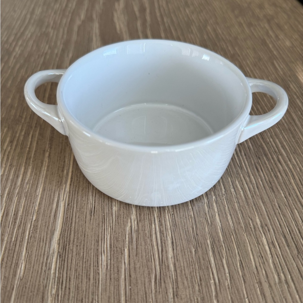 Mini Le Creuset pearly white Dutch oven